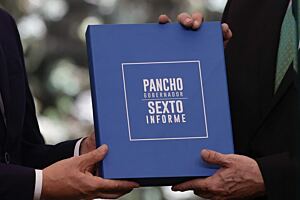 Francisco Dominguez hizo entrega de su 6to informe de gobierno en Queretaro 3