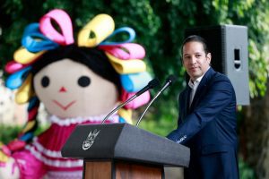 Francisco Dominguez reconoce a medios de comunicacion del estado de QRO 2