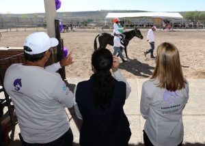 Inician programa de equinoterapia en DIF Estatal de Querétaro