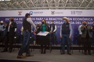 Gobierno de Querétaro entregó 15 mdp para apoyo al sector ganadero
