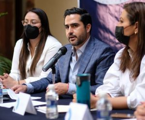 Presentan convocatoria para entrega de apoyos a estudiantes de preparatoria en Querétaro