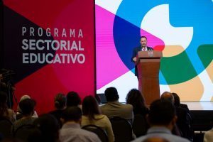 Mauricio Kuri asistió a la presentación del programa Sectorial de Educación en Querétaro