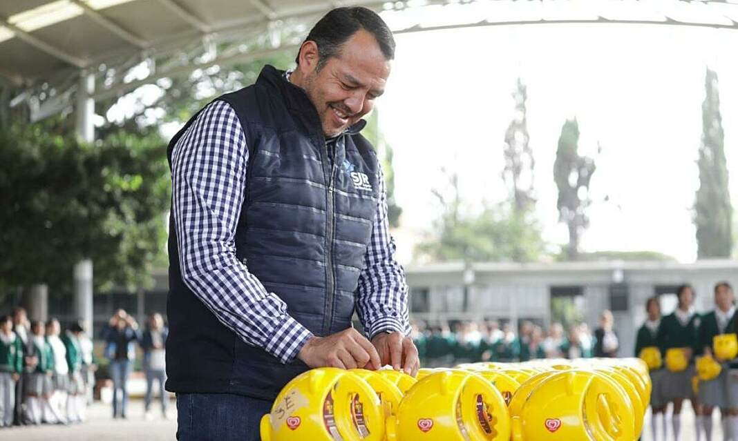 f2e97c96-495b-4d91-8cb2-112f11c960ae