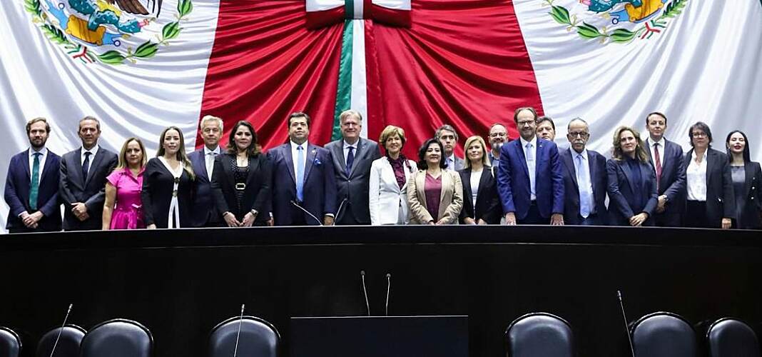 fdf722db-0c4e-455b-b508-098d37afe759